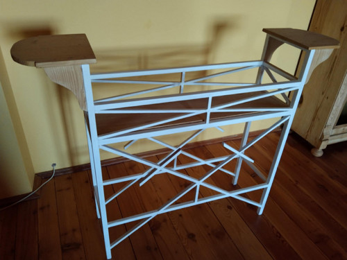 Starý květinový stolek, stojan, osobní převzetí