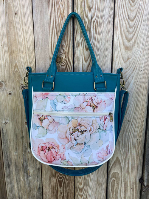 Crossbody kabelka do ruky i přes rameno