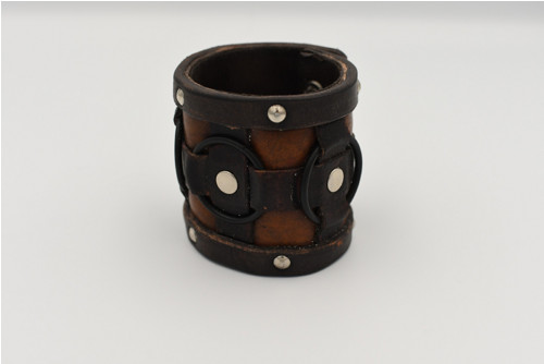Masivní náramek steampunk