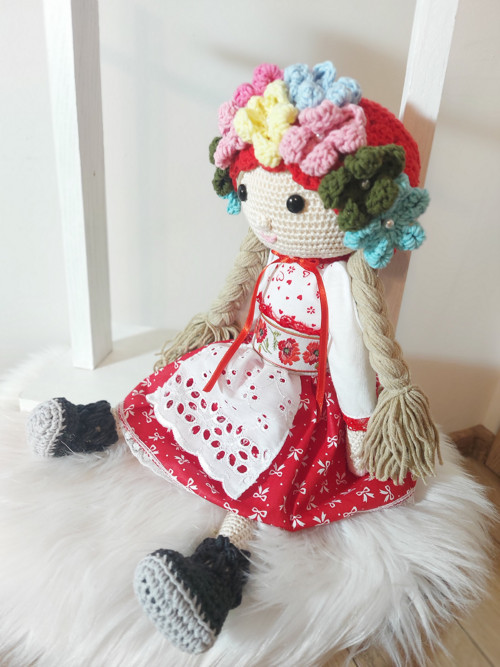 Háčkovaná bábika folk — foto 1