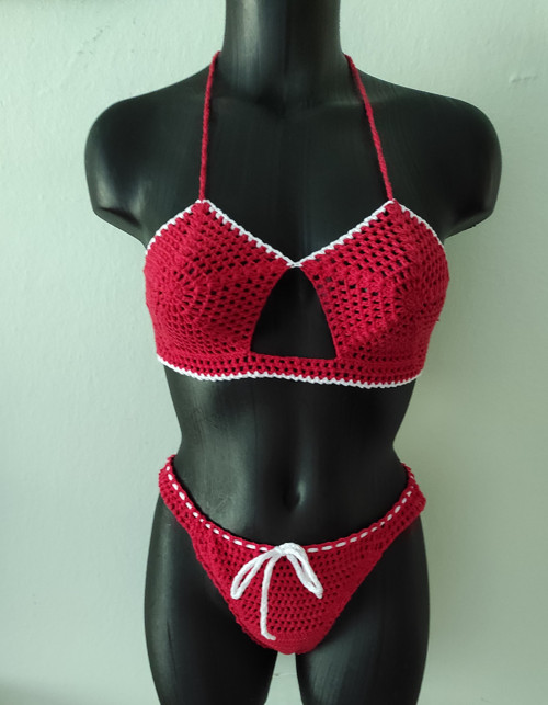 Červené bikiny