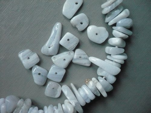Vrt. korálky - chalcedon chips 10 mm, 10 ks