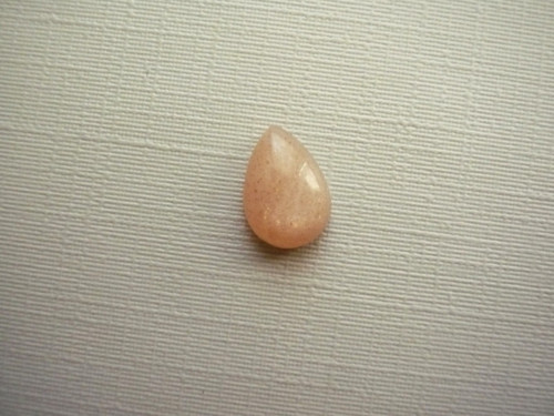 Kabošon měs. kámen broskvový 10 mm, č.42Mf