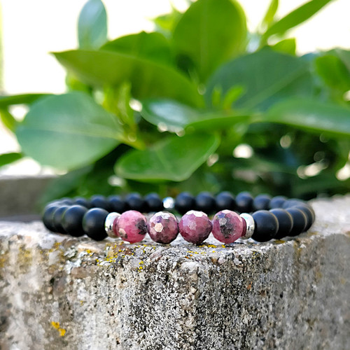 Náramek z minerálů / onyx + brouš. rodonit / 0,6