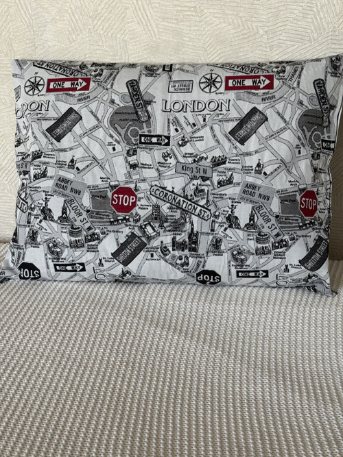 Povlak na polštář - londýnské metro 66 x 48 cm