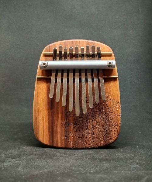 Kalimba Idaira 9 - pentatonická s mandalou / ořech