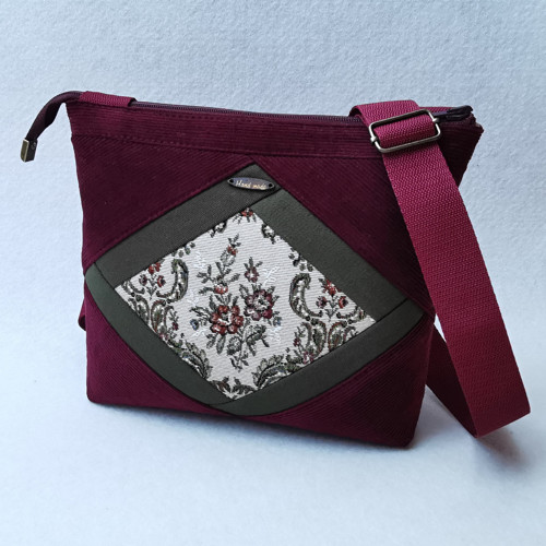 Bordová crossbody kabelka AKVAMARÍN 17