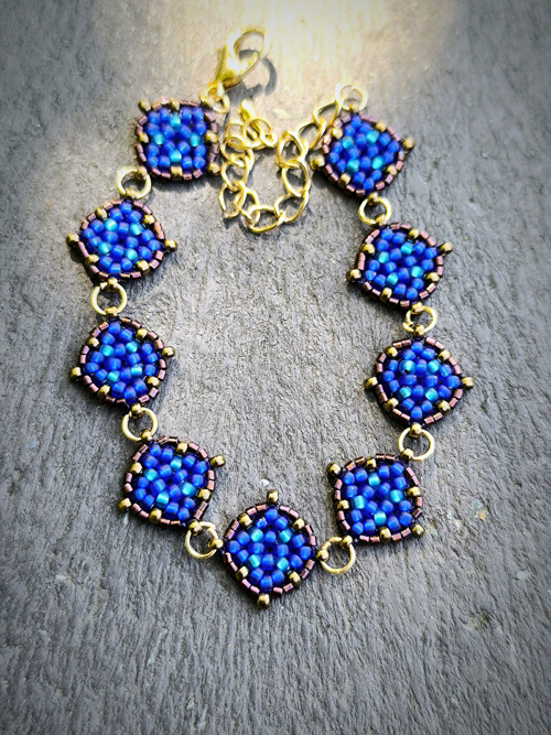 Náramek z korálků Delica beads modrý