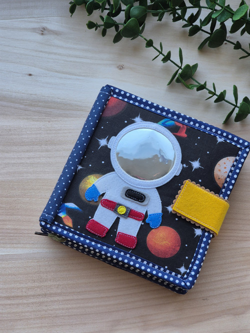 Quiet book pro nejmenší - astronaut — foto 1