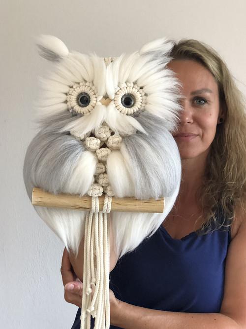 Macramé sovička šedá melír