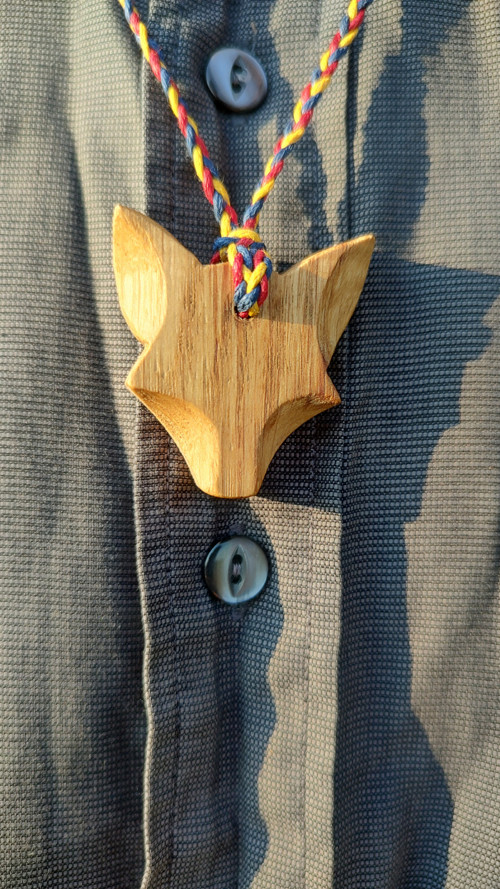 Vlk - dubový náhrdelník