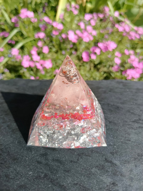 Orgonitová růženínová pyramida — foto 1