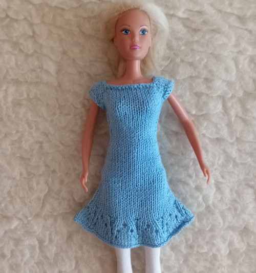 Světle modré šaty pro Barbie