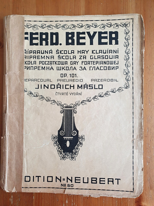 Klavír — foto 1