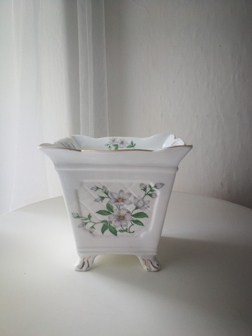 Porcelánový květináč Anglie