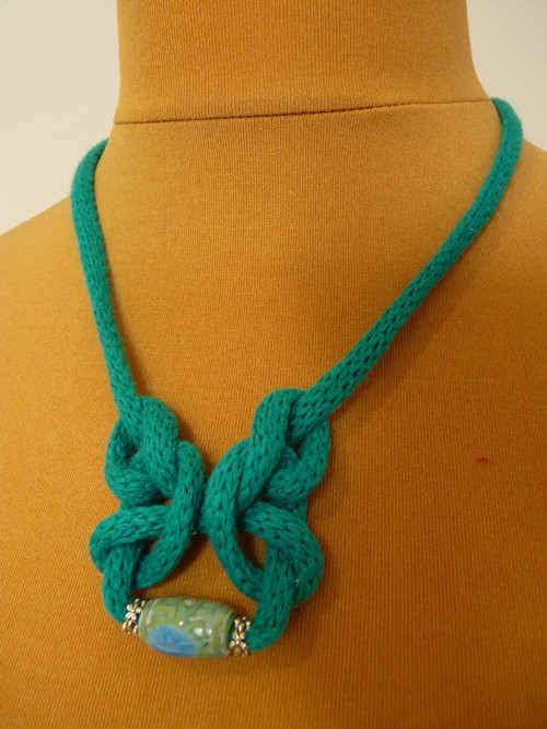 Náhrdelník macramé "Malachit"