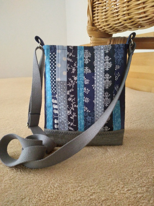 Crossbody 63 Modrá 3