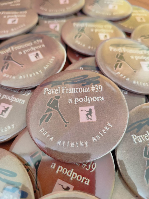 Placka Pavel Francouz a podpora paraatletky Aničky