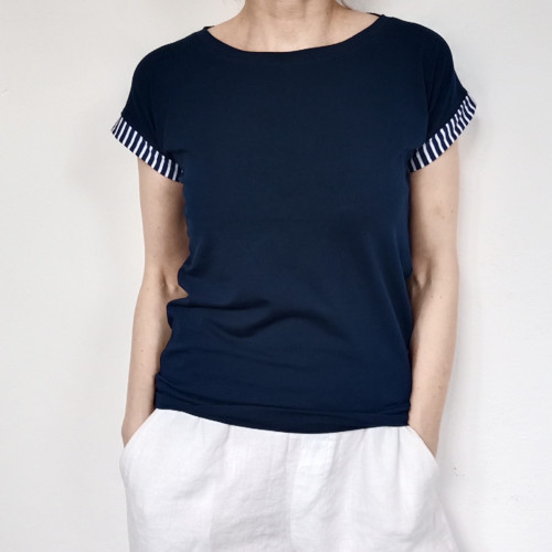 Tričko,. tm.modra nebo bílá,vel. XS-XXL