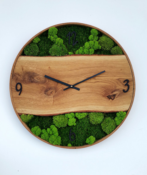 Dubové hodiny doplněné mechem, 50 cm