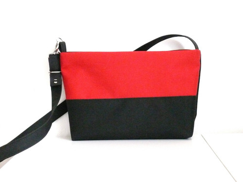 Červeno-černá kabelka/crossbody