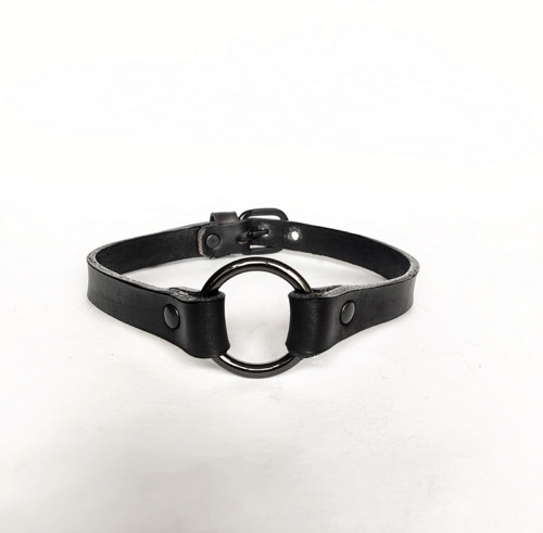 Choker z pravé hovězí kůže s černým kováním