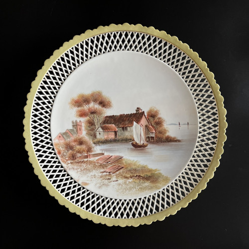 Starožitný obří závěsný prolamovaný tác 35cm Loket