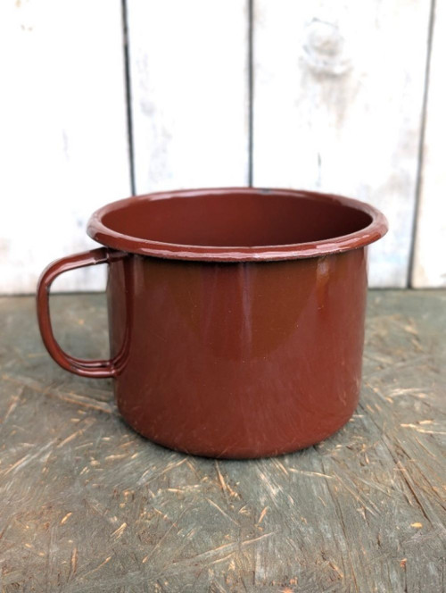 Vintage hnědý plechový hrnec 1,5 l.