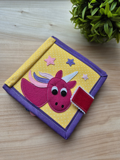 Jednorožčí quietbook