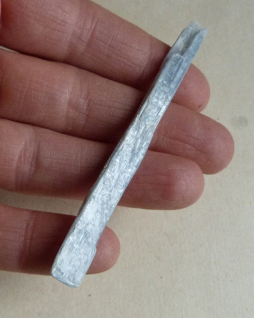 Kyanit - disten - 8 cm — foto 1