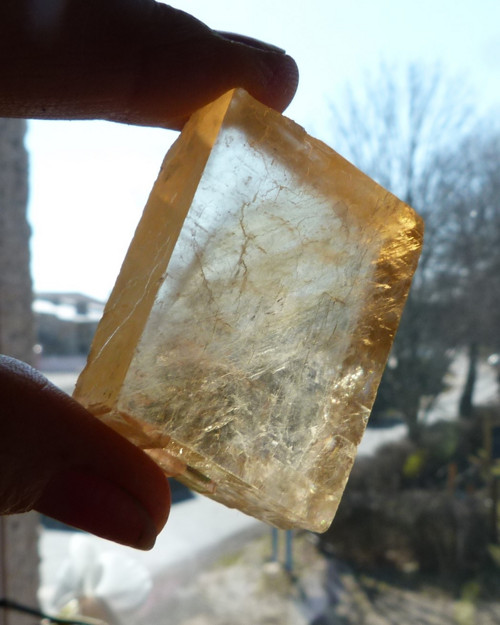 Kalcit krystal surový - 4 cm