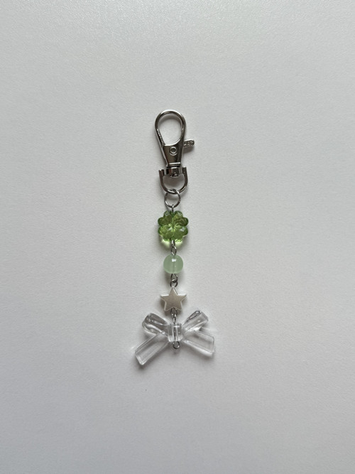 Green clover keychain
