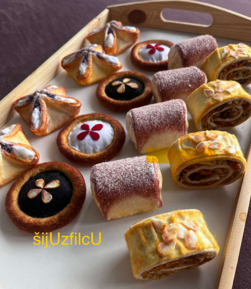 Hračka z filcu do dětské kuchyňky - PEČIVO