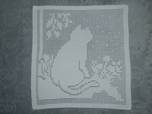 H23 - háčkovaná dečka, kočka, cca 34x37 cm
