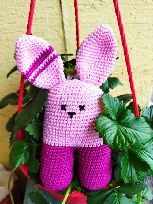 Háčkovaný zajíček hračka