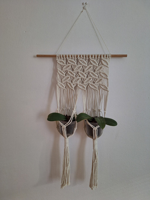 Macramé závěs na květiny na stěnu