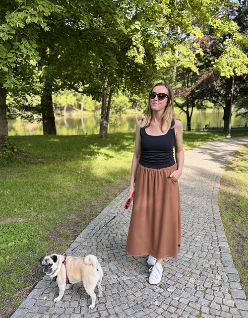 Půlkolová vílí sukně Mocha mousse s kapsami