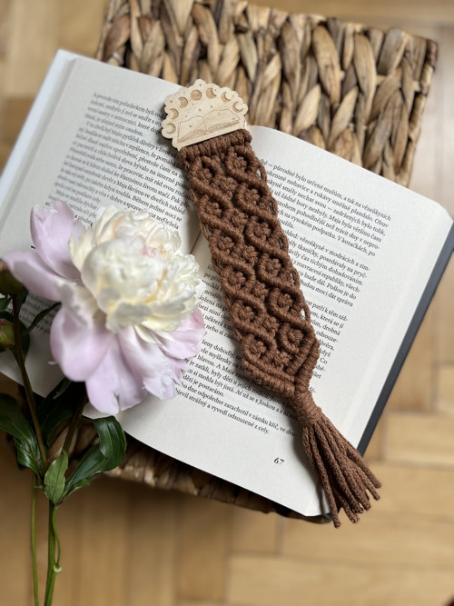 Macramé záložka do knihy hněda — foto 1