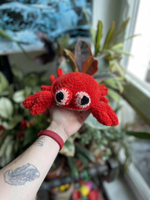 Plyšový háčkovaný krab — foto 1