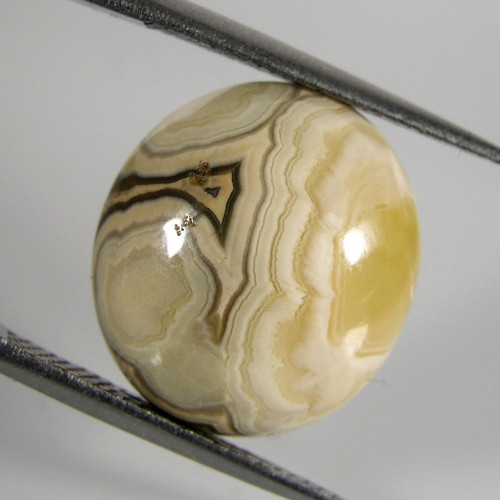 Kabošon kalcitu, 13,61 ct., 16,5x14,7x7,7 mm