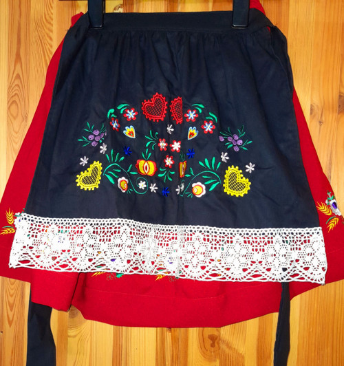 Kroj pro holčičku. Folklor. — foto 1