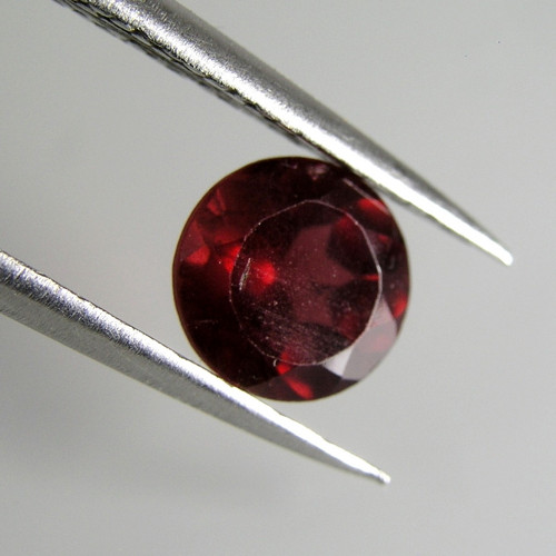 Broušený červený Granát, 1,27 ct., 6,4x6,4x4,0 mm