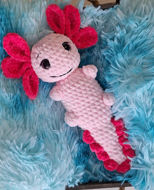 Háčkovaný Axolotl růžový — foto 1