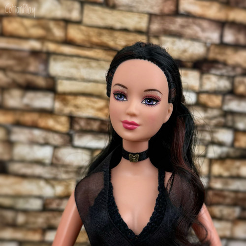 Náhrdelník pro Barbie - s kovovým motýlkem
