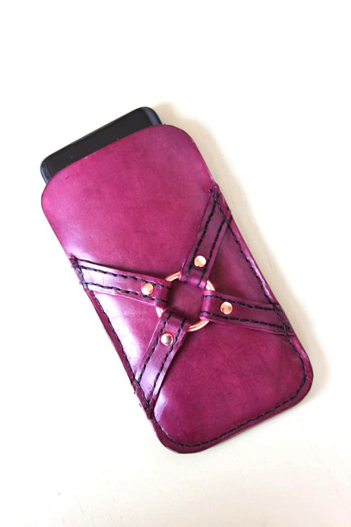 Kožené pouzdro na mobil – harness design