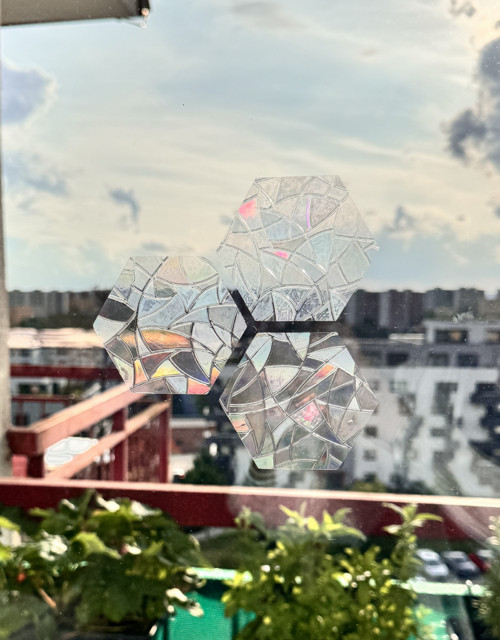 Lapač slunce suncatcher hexagon jarní nálepka 3ks