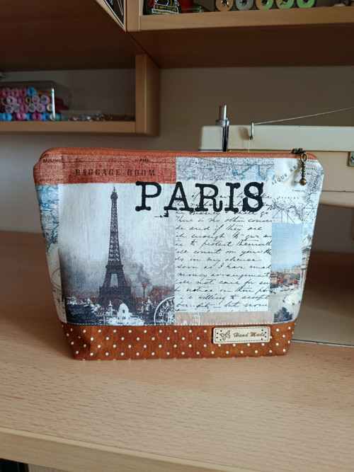 Kosmetická taštička Paris