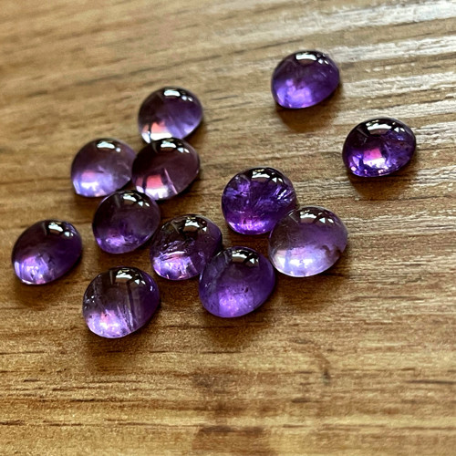 Ametyst přírodní kabošon kruh / 8 mm