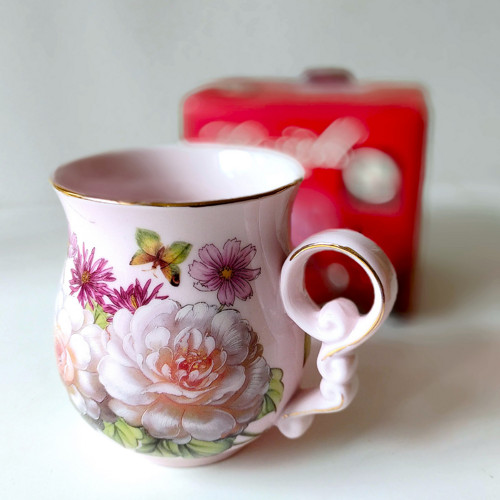 Hrnek porcelánový růžový s květy - NOVÝ