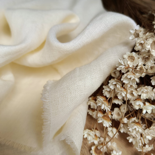 100% len IVORY CREAM 205 g/m2....č.94